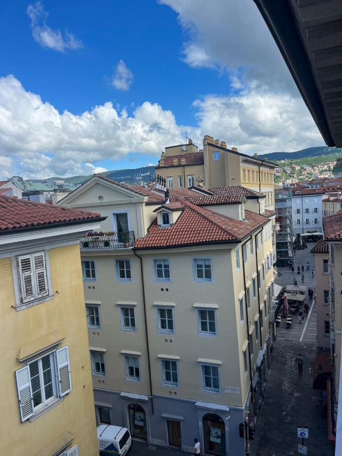 Appartamento Charlotte Deluxe Apartament Near Piazza Unita