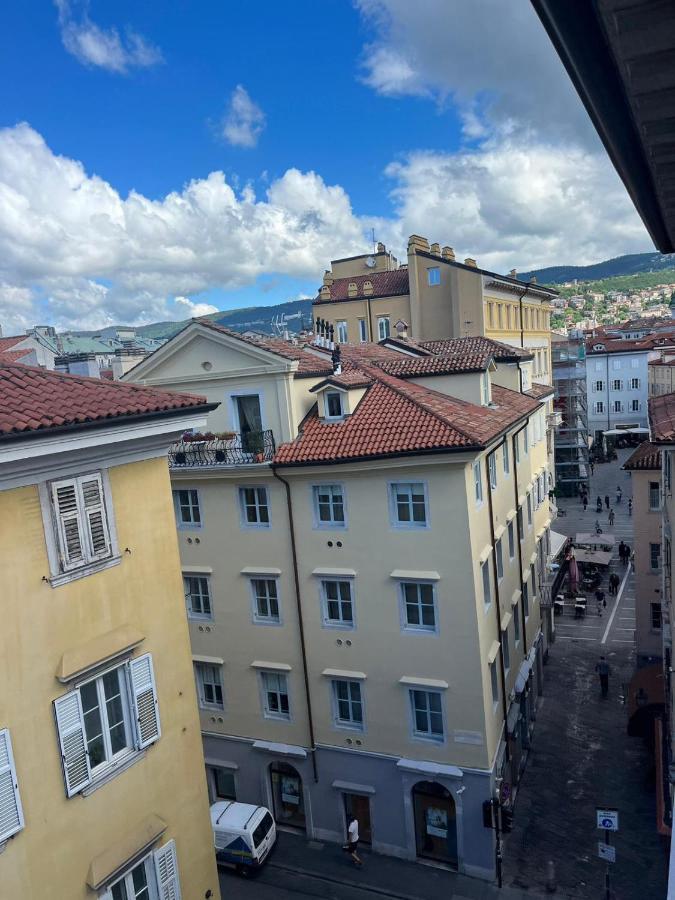 Charlotte Deluxe Apartament Near Piazza Unita Appartamento *