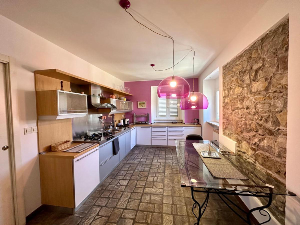 Charlotte Deluxe Apartament Near Piazza Unita Appartamento