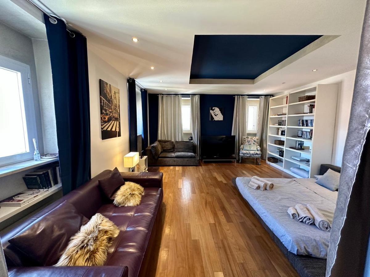 Appartamento Charlotte Deluxe Apartament Near Piazza Unita *